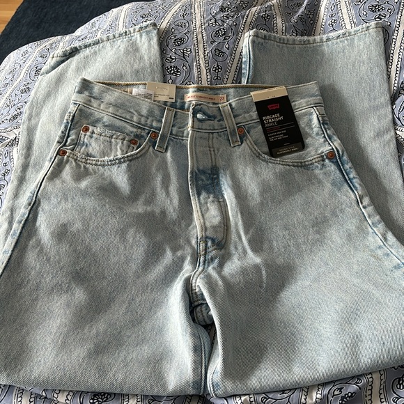 NWT LEVI’S RIBCAGE STRAIGHT ANKLE WOMEN'S JEANS - Picture 2 of 4